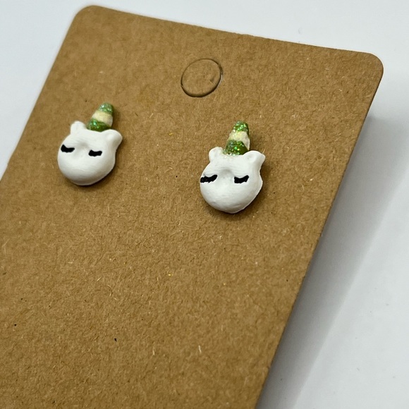 White and green shiny unicorn donut stud earrings - Picture 3 of 3